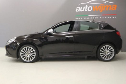 Alfa Romeo Giulietta - 1.4 Turbo 170pk Distinctive Sportpack TCT Automaat Leder, Navigatie, 18Inch. - 1