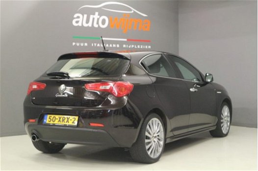 Alfa Romeo Giulietta - 1.4 Turbo 170pk Distinctive Sportpack TCT Automaat Leder, Navigatie, 18Inch. - 1