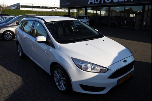 Ford Focus Wagon - 1.5 TDCI Trend Edition 50 procent deal 4.475, - ACTIE LMV / Trekhaak / PDC / Navi - 1