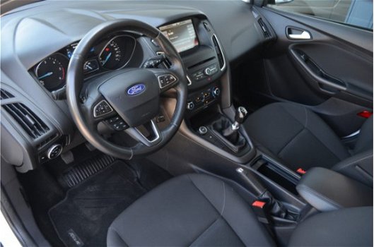 Ford Focus Wagon - 1.5 TDCI Trend Edition 50 procent deal 4.475, - ACTIE LMV / Trekhaak / PDC / Navi - 1