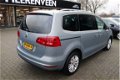 Volkswagen Sharan - 2.0 TDI Highline 7p. 50 procent deal 5.975, - ACTIE Alcantara / Leer / Pano dak - 1 - Thumbnail