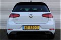 Volkswagen Golf - 1.0 TSI 110PK Comfortline R-line / Navi / Pdc / Climatronic / Licht- en Regensenso - 1 - Thumbnail