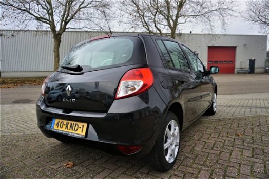 Renault Clio - 1.2 Special Line Navigatie Dealeronderhouden - 1