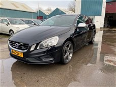 Volvo V60 - 1.6 T3 R-Design