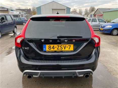 Volvo V60 - 1.6 T3 R-Design - 1