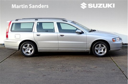 Volvo V70 - 2.4 Edition Classic - 1