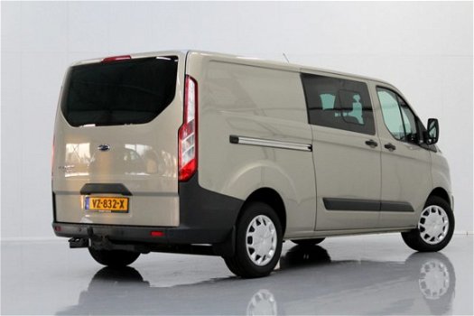 Ford Transit Custom - 330 2.2 TDCI L2H1 Trend DC 126PK, TREKHAAK | NAVIGATIE | VERW.RUIT | CLIMA - 1