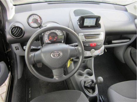Toyota Aygo - 1.0 VVT-i Dynamic Navigator 5drs - 1