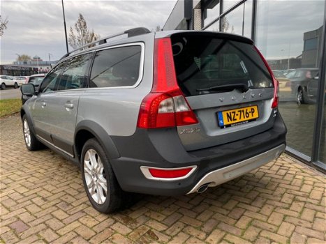 Volvo XC70 - 2.4 D5 Summum Navi, Leder, Climate-C, Cruise-C, Stuurbed, Lm velg, PDC, Media system - 1