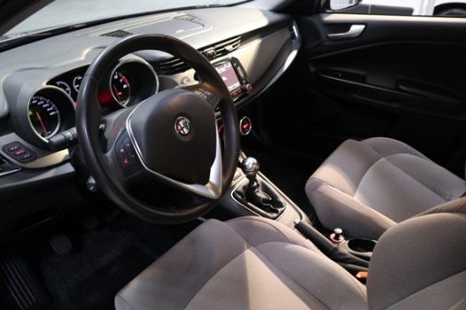 Alfa Romeo Giulietta - 1.4 T Distinctive - 1