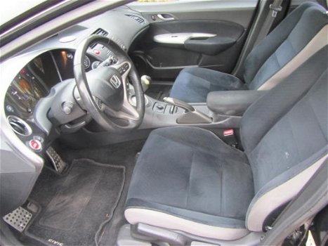 Honda Civic - 2.2 I-CDTI 5D Comfort - 1