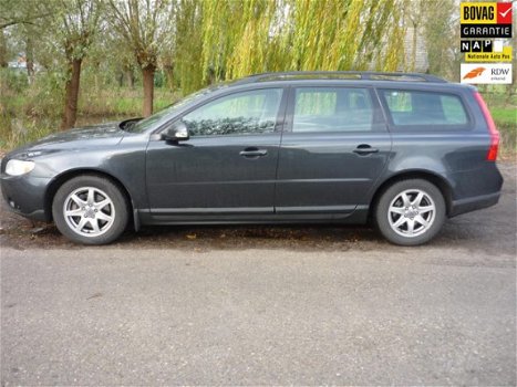 Volvo V70 - 2.4D Kinetic Automaat - 1