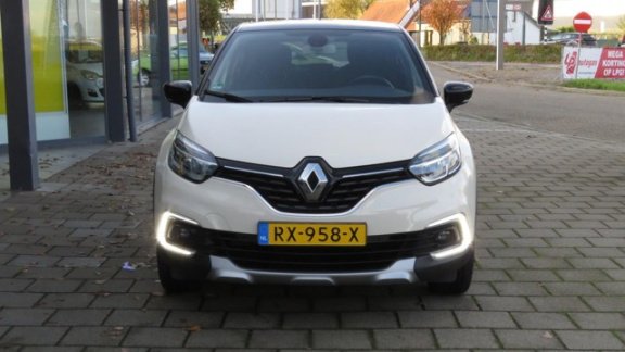 Renault Captur - TCe 90 Intens | Nav | Cam | ParkSens V&A | Dode Hoek Waarsch | Gar Plus 02-2021|NAP - 1