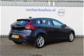 Volvo V40 - D2 Momentum - 1 - Thumbnail