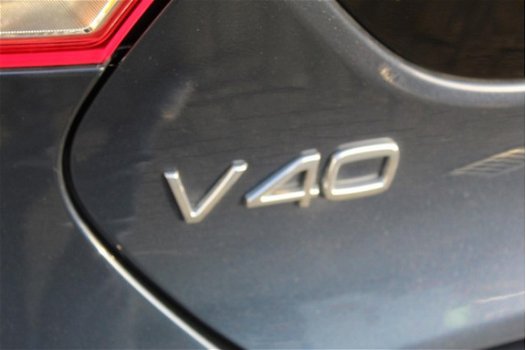 Volvo V40 - D2 Momentum - 1