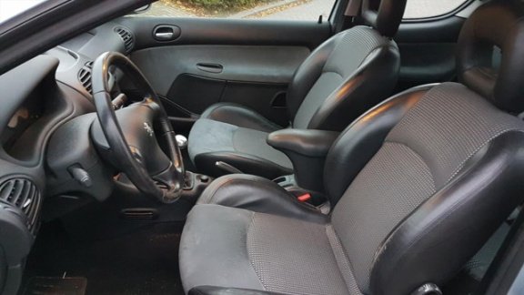 Peugeot 206 - GTI 2.0 16V Originele staat Airco Armsteun - 1