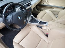 BMW 3-serie Touring - 320i High Executive | Clima | Cruise | Panoramadak | Leer |