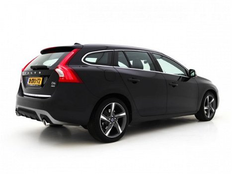 Volvo V60 - 2.4 D6 |EX BTW| AWD Plug-In Hybrid R-Design AUT. *XENON+PANO+LEDER+NAVI+PDC+ECC+CRUISE - 1