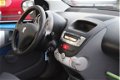 Peugeot 107 - 1.0-12V | 2009 | NW APK | STUURBEKRACHTING - 1 - Thumbnail