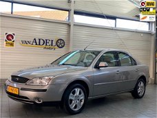 Ford Mondeo - 1.8-16V Ghia Clima Leer Trekhk LmVelgen NL-Auto NAP