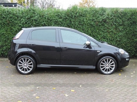 Fiat Punto Evo - 0.9 TwinAir Sport | Navigatie | Pdc | Cruise control | 17'' - 1