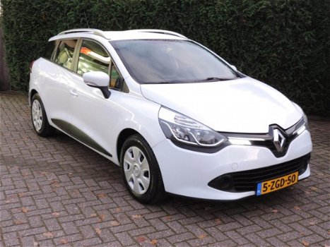 Renault Clio Estate - 1.5 dCi ECO Expression Navigatie | PDC | Afneembare trekhaak - 1