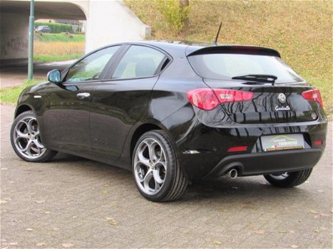 Alfa Romeo Giulietta - 1.6 JTDm Progression | 18 