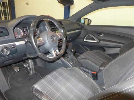 Volkswagen Scirocco - 1.4 TSI 122 pk Edition, navigatie, climat control, kantel dak, half leder - 1