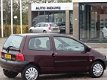 Renault Twingo - 1.2 16V Privelege Quickshift 5 automaat, bj.2004, rood, airco, APK 04/2020, NAP uit - 1 - Thumbnail