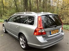 Volvo V70 - 2.4 D5 |UNIEK|COMPLEET UITGERUST|NAP|AUTO 6|