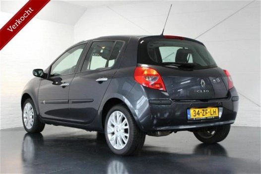 Renault Clio - - 2.0-16V Dynamique S Automaat - 1