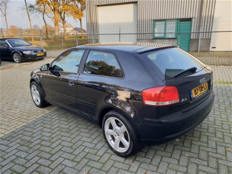 Audi A3 Sportback - 1.6 Attraction Pro Line Business Mooie uitgevoerde A3, Met NAP - 1