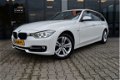 BMW 3-serie Touring - 320I XDrive Executive | Dealer Onderhouden | Xenon | Navigatie | - 1 - Thumbnail