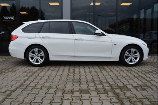 BMW 3-serie Touring - 320I XDrive Executive | Dealer Onderhouden | Xenon | Navigatie | - 1