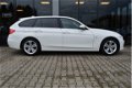 BMW 3-serie Touring - 320I XDrive Executive | Dealer Onderhouden | Xenon | Navigatie | - 1 - Thumbnail