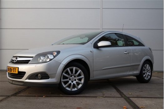 Opel Astra GTC - 1.8 Sport (140 pk) / Pano-dak/ Climate/ Cruise-controle/ Telefoon/ 16 inch lmv - 1