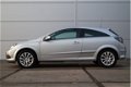 Opel Astra GTC - 1.8 Sport (140 pk) / Pano-dak/ Climate/ Cruise-controle/ Telefoon/ 16 inch lmv - 1 - Thumbnail