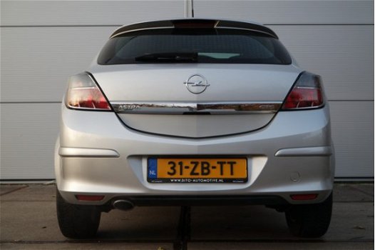 Opel Astra GTC - 1.8 Sport (140 pk) / Pano-dak/ Climate/ Cruise-controle/ Telefoon/ 16 inch lmv - 1