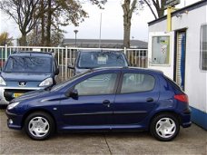 Peugeot 206 - XR 1.4 75pk 5-drs Challange met nwe distributie, koppeling en