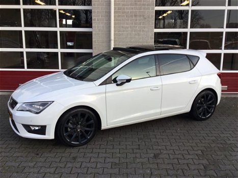 Seat Leon - 2.0 TDI FR Connect | NIEUW STAAT | SCHUIFDAK | CLIMA | NAVI | - 1