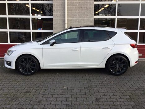 Seat Leon - 2.0 TDI FR Connect | NIEUW STAAT | SCHUIFDAK | CLIMA | NAVI | - 1