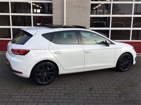 Seat Leon - 2.0 TDI FR Connect | NIEUW STAAT | SCHUIFDAK | CLIMA | NAVI | - 1