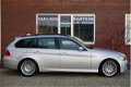 BMW 3-serie Touring - 318i Business Line Navi Xenon NL-auto NAP APK - 1 - Thumbnail