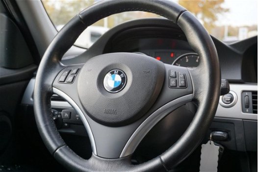 BMW 3-serie Touring - 318i Business Line Navi Xenon NL-auto NAP APK - 1