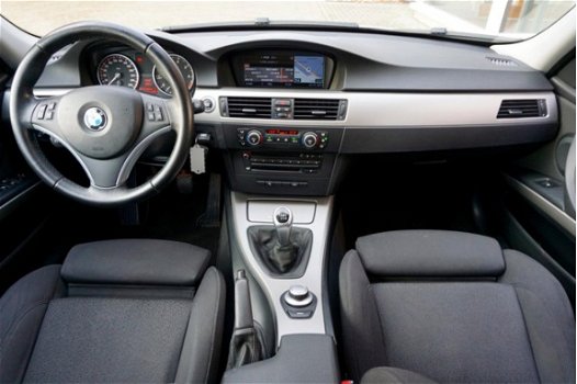 BMW 3-serie Touring - 318i Business Line Navi Xenon NL-auto NAP APK - 1