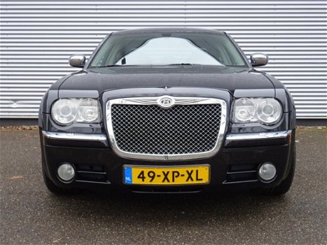 Chrysler 300C - 2.7 V6 / Traction control / Airco / 5-deurs / elek ramen / Automaat/ - 1