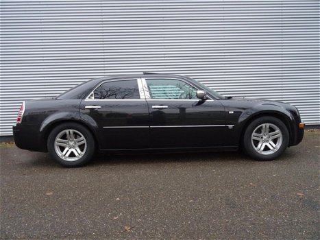 Chrysler 300C - 2.7 V6 / Traction control / Airco / 5-deurs / elek ramen / Automaat/ - 1