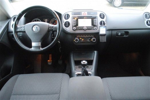 Volkswagen Tiguan - 1.4 TSI Comfort&Design 4Motion DEALER OND. NAVI 2E EIG - 1