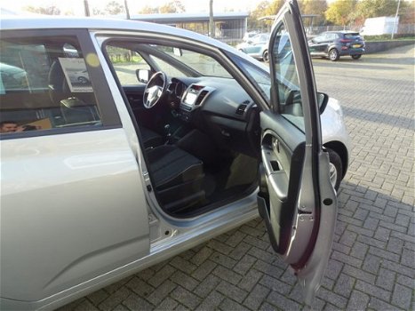 Kia Venga - 1.6 DynamicLine navi/cruise/trekhaak 126 pk - 1