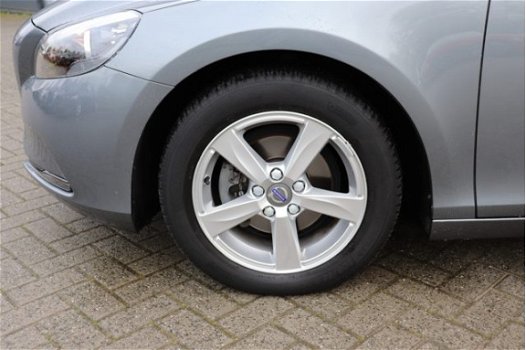 Volvo V40 - D2 Kinetic Business / Navigatie / Park Assist / Regensensor / Bluetooth / Lichtmetalen v - 1